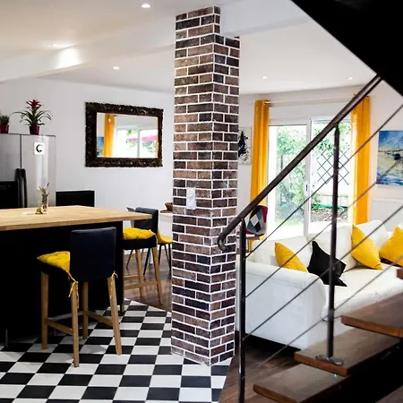 Spacious 110 M House With Garden * Floirac (Gironde)