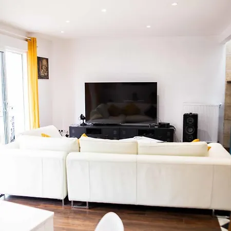 Spacious 110 M House With Garden